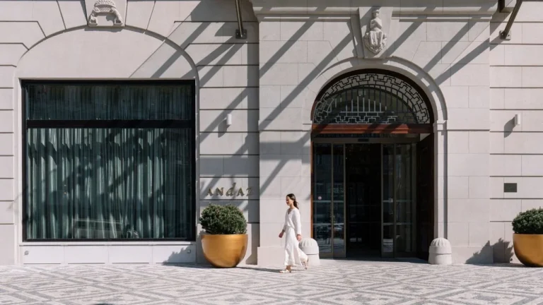Walk of Myths – Andaz Prague